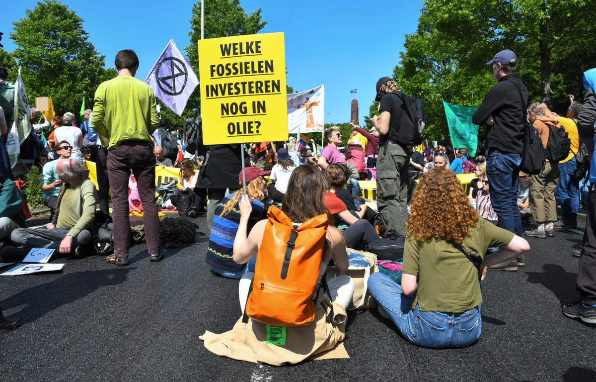 Extinction Rebellion stelt eisen: Geen massale politie-inzet meer bij blokkades - Waar halen die klimaatgekken het gore lef vandaan?!