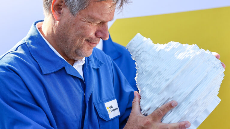 «Völlig gaga»: Habeck-Behörde will Deutschlands Produktion an Sonne und Wind ausrichten. Wirtschaftsvertreter klagen über «Wetter-Roulette»