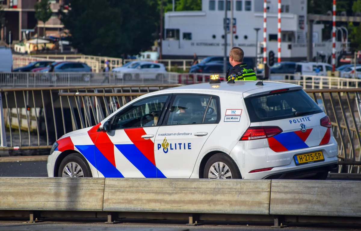 Politie Rotterdam onder vuur: Leiding vertrekt na claims van racisme, seksisme en overmatig drankgebruik