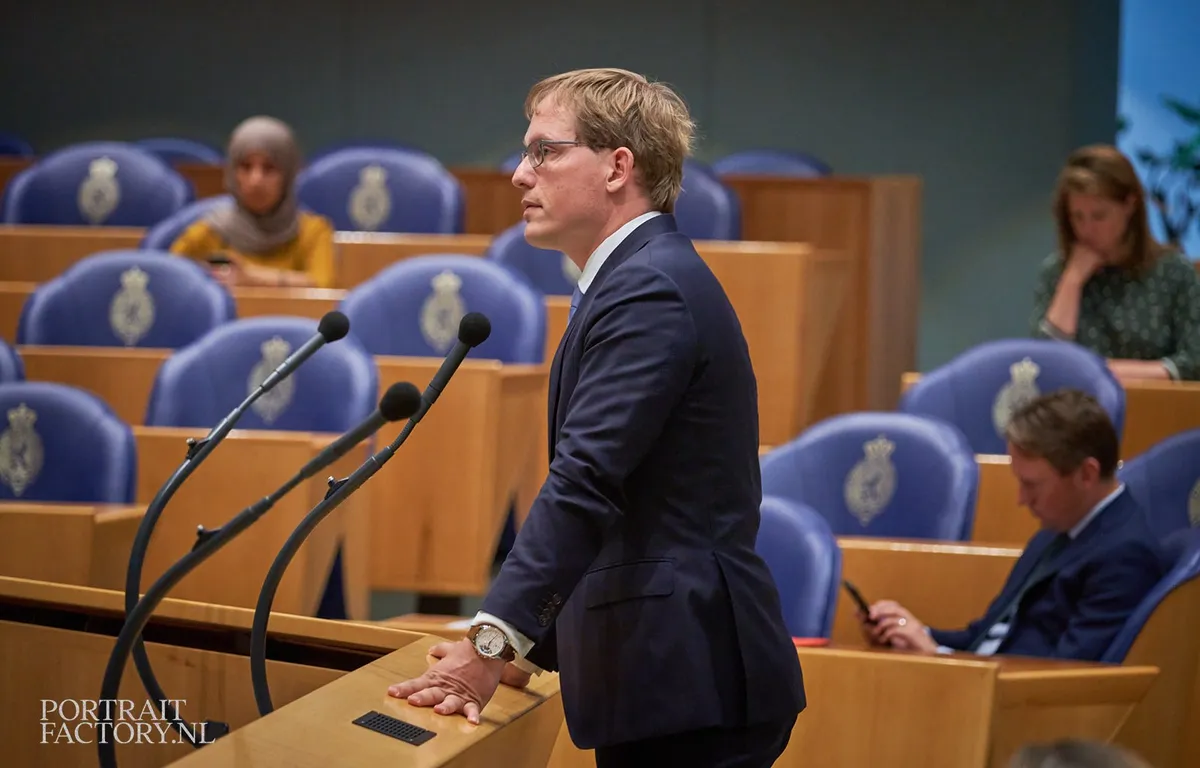 Filmpje! FVD'er Van Houwelingen eist EINDE aan arbeidsmigratie: "Oneerlijke concurrentie en overlast voor samenleving!"