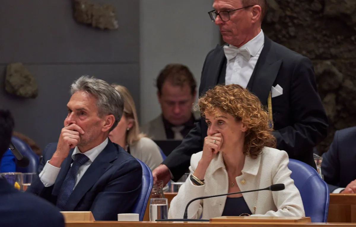 Het stroomnet zit vol: Minister Sophie Hermans (VVD) gaat ons 'redden' met transformatorhuisjes en nieuwe tarieven