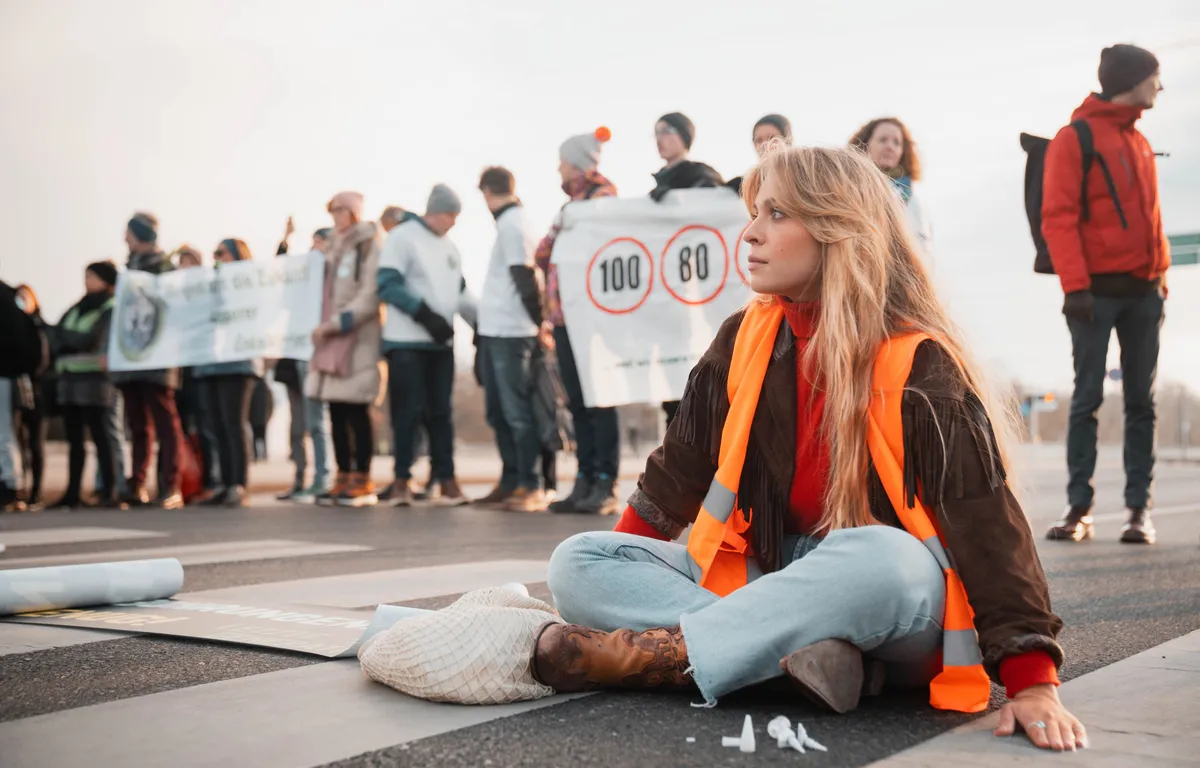 Links wil bepalen waar jij je geld aan uitgeeft: €1000 per Nederlander voor klimaatsteun!