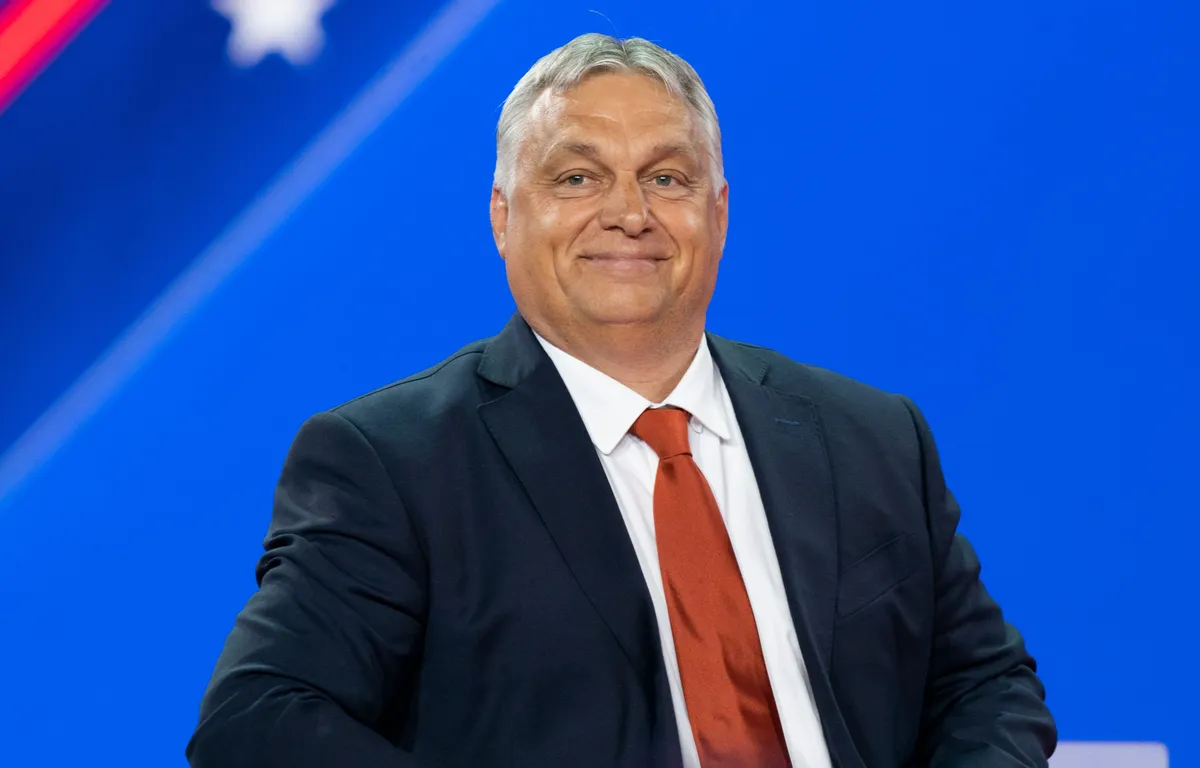 Kijk! Viktor Orban gaat LOS: "Wij hebben NUL immigranten. Wij geven ons land NIET over!"