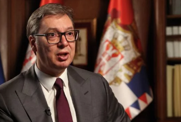 “Of jullie kennen Poetin niet, of jullie zijn niet normaal”: Servische president Vučić waarschuwt voor een escalatie in het Oekraïne-conflict. De wereld zou “op een catastrofe afstevenen” | E.J. Bron