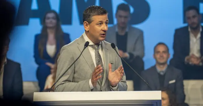 Chris Janssens: “De regering zit de Vlaming weer in de zakken”