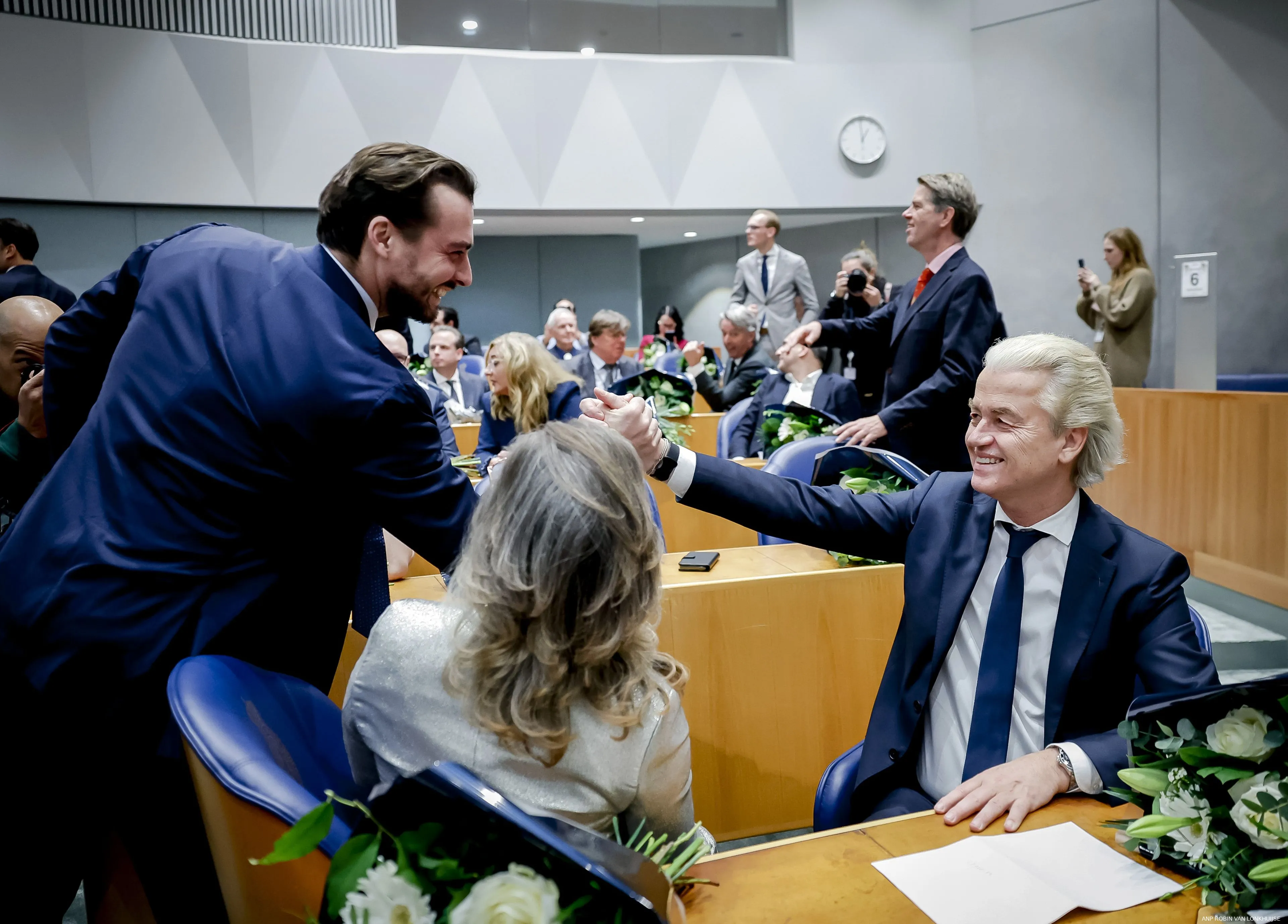 Filmpje! Baudet fileert Wilders: 'Grote woorden op sociale media, maar in de Kamer doet hij niets aan remigratie'