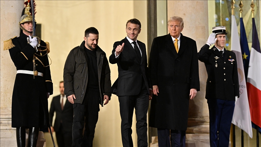 Donald Trump En Emmanuel Macron: Een Korte Studie In Contrasten INDIGNATIE AI & Politiek